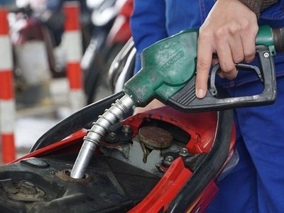 Giá bán lẻ KL99 dịch vụ hỗ trợ 24/7 giảm nhẹ từ 15 giời chiều 4/1/2024.
