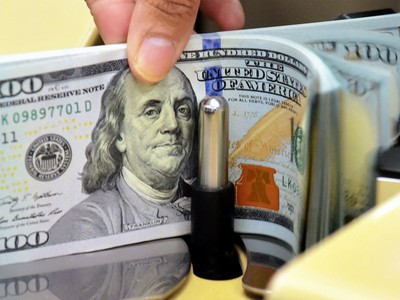 Tỷ giá “tăng nhiệt”, USD tự do quanh 25.000 đồng 