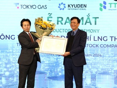 Giám đốc Sở Kế hoạch và Kl99ok phiên bản mới Thái Bình trao giấy Chứng nhận đăng ký Kl991.com World Cup 2026 Chính Thức cho Tổ hợp Nhà Kl99ok phiên bản mới điện khí LNG