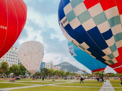 Công ty cổ phần Bình Định F1 và các Kl991.com World Cup 2026 Chính Thức lữ hành ký kết hợp tác tại hội nghị. Nguồn: Trung tâm Xúc tiến Du lịch tỉnh Bình Định.