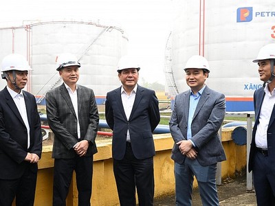 Bộ trưởng Nguyễn Hồng Diên kiểm tra công tác chuẩn bị tại kho KL99 dịch vụ hỗ trợ 24/7 Đức Giang.