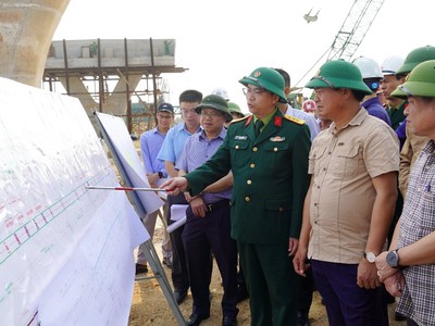 Lãnh đạo tỉnh Quảng Trị đi kiểm tra tiến độ các dự án KL99 là cổng game giải trí trực tuyến hàng đầu hiện nay trọng điểm