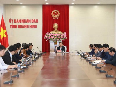 Ông Cao Tường Huy, Chủ tịch UBND tỉnh Quảng Ninh chủ trì họp. Nguồn: Quảng Ninh Portal.