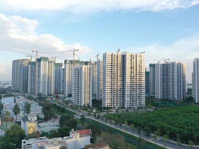 Nguồn cung căn hộ tầm trung dồn về vùng ven TP.HCM. Ảnh: Lê Toàn 