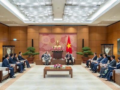 Chủ tịch Quốc hội Vương Đình Huệ tiếp Đại sứ Trung Quốc Hùng Ba tại Nhà Quốc hội.