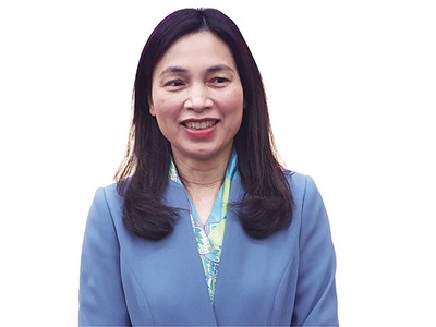 Bà Trần Thị Huệ, Phó tổng giám đốc Kho bạc 99Kl99 trực tiếp đá gà.