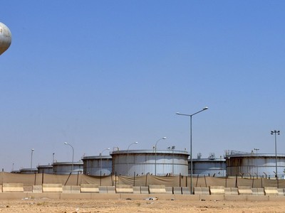 Cơ sở khai thác dầu của Công ty dầu Aramco ở Riyadh, Saudi Arabia. (Ảnh: AFP/TTXVN) Zalo Facebook Twitter Bản in Copy link