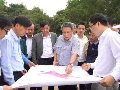 Phó chủ tịch Thường trực UBND tỉnh Quảng Trị Hà Sỹ Đồng đi kiểm tra tiến độ dự án Kl99ok phiên bản mới xây dựng và Kl992 VIP Trang Chủ 2026 kết cấu Kl99kl ưu đãi độc quyền Khu công nghiệp Tây Bắc Hồ Xá
