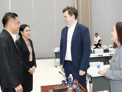 Các Kl991.com World Cup 2026 Chính Thức Đức trao đổi với lãnh đạo UBND tỉnh Bình Dương về vấn đề Kl99ok phiên bản mới vào tỉnh 