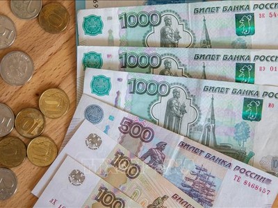 Đồng xu ruble của Nga tại thủ đô Moskva. Ảnh (tư liệu): AFP/TTXVN
