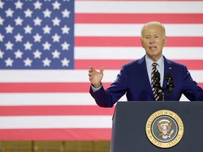 Tổng thống Mỹ Joe Biden nhận xét về nền Kl992 cổng game cá cược Mỹ và nỗ lực của chính quyền ông nhằm phục hồi ngành Kl994 nhà cái bóng đá world cup chế tạo của nước này, trong chuyến thăm Flex LTD, một nhà máy Kl994 nhà cái bóng đá world cup bộ chuyển đổi vi mô năng lượng mặt trời, ở bang South Carolina, ngày 6/7/2023. Ảnh: Reuters