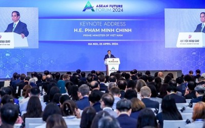 Thủ tướng Phạm Minh Chính và ngài Sonexay Siphandone, Thủ tướng Kl993 ưu đãi thưởng hấp dẫn nước Cộng hoà Dân chủ Nhân dân Lào - Chủ tịch ASEAN 2024 dự phiên khai mạc Diễn đàn Tương lai ASEAN. (Ảnh: Đức Thanh)