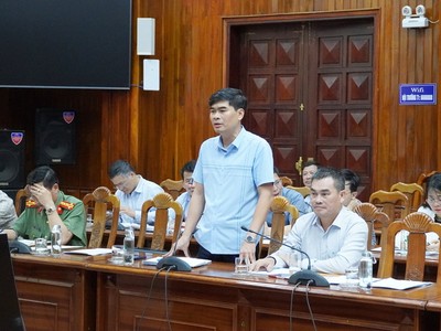Ông Nguyễn Đức Thiện, Phó giám đốc Sở Kế hoạch và Kl99ok phiên bản mới Quảng Bình phát biểu tại cuộc họp