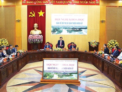 Ủy viên Trung ương Đảng, Bí thư Tỉnh ủy Ninh Bình, ông Đoàn Minh Huấn phát biểu kết luận tại Hội nghị "Bàn về đô thị di sản thiên niên kỷ và hàm ý chính sách cho tỉnh Ninh Bình"