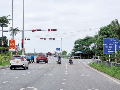 Những con đường được xây dựng từ vốn Kl99ok phiên bản mới công giúp KL99 là cổng game giải trí trực tuyến hàng đầu hiện nay trên địa bàn huyện Kiến Thụy thuận lợi hơn. Ảnh: Thanh Tân
