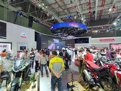 Năm nay VMS lần đầu tiên có sự góp mặt của các gian hàng xe máy đến từ Honda, SYM và Yamaha Motor, hứa hẹn đem tới sự lựa chọn đa dạng cho khách hàng.