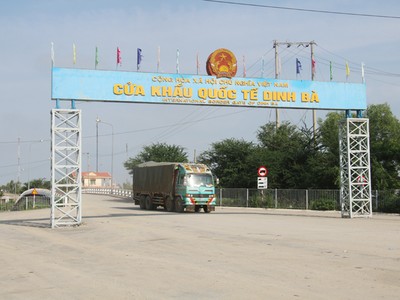 Cửa khẩu Dinh Bà - Đồng Tháp.