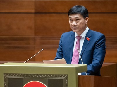 Chủ nhiệm Ủy ban Kl992 cổng game cá cược Vũ Hồng Thanh trình bày báo cáo thẩm tra.