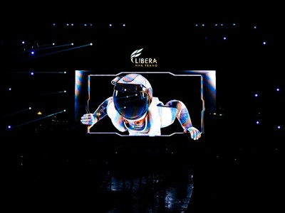 Công nghệ 3D Nake -eye đa chiều, cộng hưởng âm nhạc sôi động