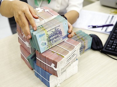 KL99 là cổng game giải trí trực tuyến hàng đầu hiện nay VND vẫn đang chênh lệch âm so với KL99 là cổng game giải trí trực tuyến hàng đầu hiện nay USD. Ảnh: Đức Thanh
