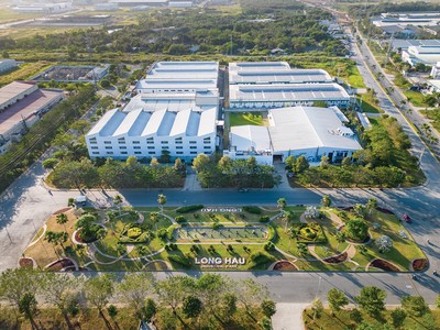 Ngày càng nhiều khu công nghiệp phát triển theo hướng “xanh”. Ảnh: Bình Minh 