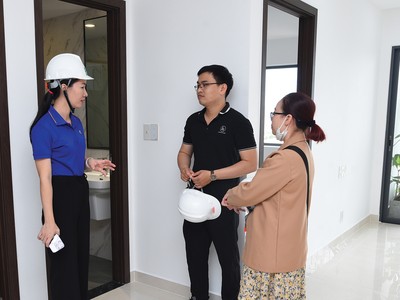 Người trẻ chọn thuê căn hộ để ở và làm việc tại những đô thị lớn. Ảnh: Việt Dũng 