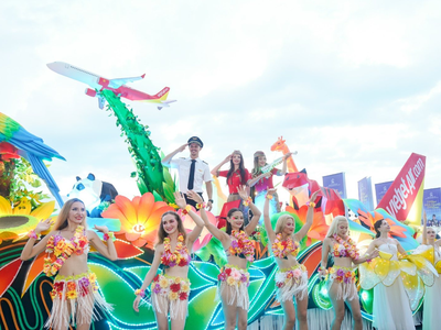 Bay đến Nha Trang, tham gia lễ hội diễu hành cùng Vietjet: Mùa hè rộn ràng không thể quên