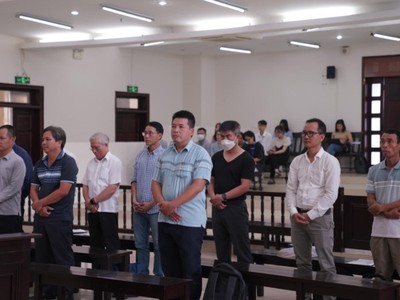 Các bị cáo bị đưa ra xét xử tại phiên phúc thẩm.
