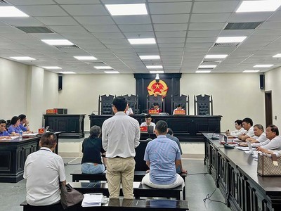 Các bị cáo tại phiên tòa xét xử sơ thẩm