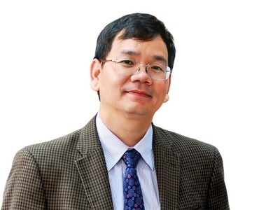 TS. Huỳnh Thế Du, Quản lý Chương trình, Trường O'Neill thuộc Đại học Indiana (Hoa Kỳ), giảng viên thỉnh giảng Trường đại học Fulbright 