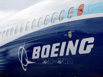 Biểu tượng Boeing trên thân máy bay 737 MAX tại Farnborough, Anh ngày 20/7/2022. Ảnh (tư liệu): Reuters/TTXVN