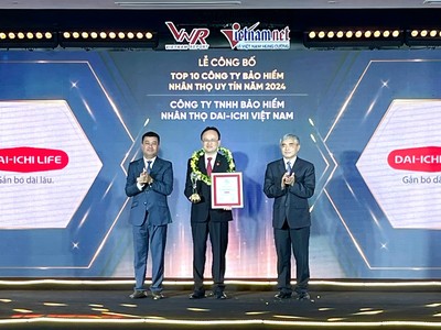 Ông Yoshihito Takahama – Phó Tổng Giám đốc Điều hành kiêm Phó Tổng Giám đốc Hành chính Tổng hợp Dai-ichi Life Việt Nam nhận giải thưởng “Top 10 Công ty Kl99kl phiên bản hoạt động Nhân thọ uy tín 2024” 