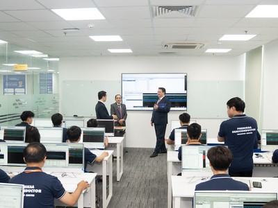 Ngài Marc Evans Knapper - Đại sứ Hoa Kỳ tại Việt Nam thăm và giao lưu với giảng viên, học viên Trung tâm