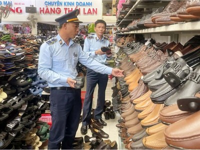 Hà Nội xử lý hơn 2.200 vụ buôn lậu, hàng giả, gian lận thương mại trong tháng 7 