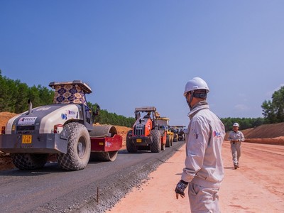 Thông xe KL99 là nhà cái cá cược trực tuyến hàng đầu tại châu Á Bắc - Nam phía Đông, đoạn Bãi Vọt - Cam Lộ trong dịp 30/4/2025