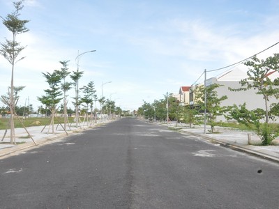 Tỉnh Quảng Nam giải quyết cấp Giấy chứng nhận cho người nhận chuyển nhượng quyền sử dụng đất tại 14 dự án.