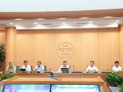 Chủ tịch UBND Thành phố Hà Nội Trần Sỹ Thanh chủ trì Phiên họp thường kỳ tháng 8/2024.