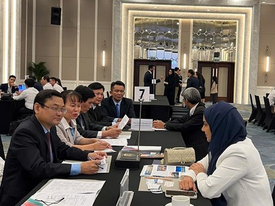 Tỉnh Bình Định làm việc với Phòng Thương mại và Công nghiệp Abu Dhabi. Ảnh: IPC Bình Định