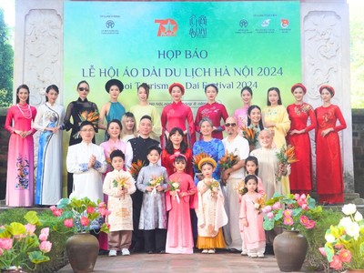 Lễ hội Áo dài Du lịch Hà Nội năm 2024 là sự kiện nằm trong chuỗi các chương trình, hoạt động của TP. Hà Nội chào mừng kỷ niệm 70 năm Ngày Giải phóng Thủ đô (10/10/1954-10/102024).