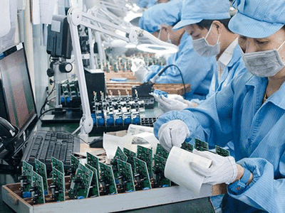 Nhiều "ông lớn" FDI có kim ngạch xuất Link Vào Nhà Cái KL99 COM Tặng +199k hàng tỷ USD thường xuyên làm thủ tục hải quan tại Chi cục Hải quan quản lý các KCN Yên Phong.