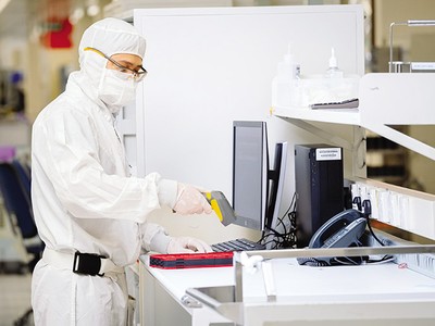 Bên trong nhà máy của Intel tại Việt Nam. Ảnh: Lê Toàn