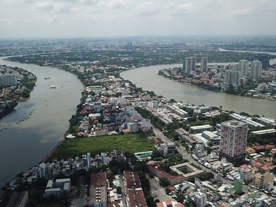 Thành ủy TP.HCM yêu cầu cần tiếp tục rà soát kỹ, hoàn thiện, ban hành bảng giá đất điều chỉnh và triển khai thực hiện trong thời gian sớm nhất. Ảnh: Lê Toàn
