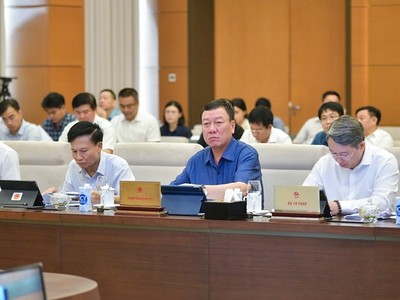 Phiên họp sáng 13/9 của Ủy ban Thường vụ Quốc hội.