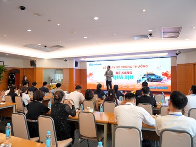 Sacombank quay số tìm ra khách hàng trúng 2 xe ô tô BMW và nhiều giải thưởng giá trị
