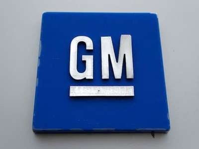 Logo nhà máy lắp ráp General Motors Detroit-Hamtramck ở Hamtramck, bang Michigan. Ảnh: AP 
