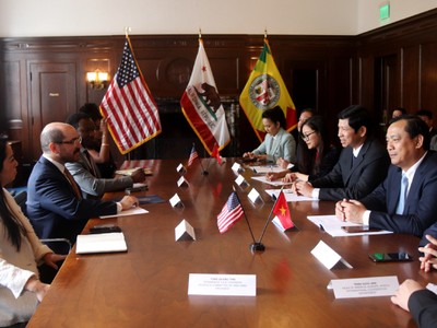 Bộ Văn hoá, Thể thao và Du lịch làm việc với chính quyền thành phố Los Angeles (Hoa Kỳ) về hợp tác, phát triển du lịch, điện ảnh.