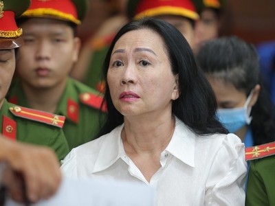 Bà Trương Mỹ Lan “xin chịu trách nhiệm” về việc vận chuyển tiền qua biên giới 