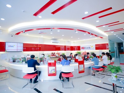 HDBank (HDB) dành gói tín dụng ưu đãi 12.000 tỷ đồng hỗ trợ thiết thực cho khách hàng chịu ảnh hưởng bởi bão lũ