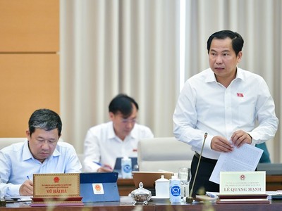 Chủ nhiệm Ủy ban Kl991.com nạp rút nhanh - Ngân sách Lê Quang Mạnh phát biểu ý kiến.