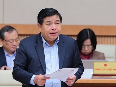 Bộ trưởng Bộ Kế hoạch và Kl99ok phiên bản mới Nguyễn Chí Dũng làm Tổ trưởng Tổ công tác. Ảnh: VGP